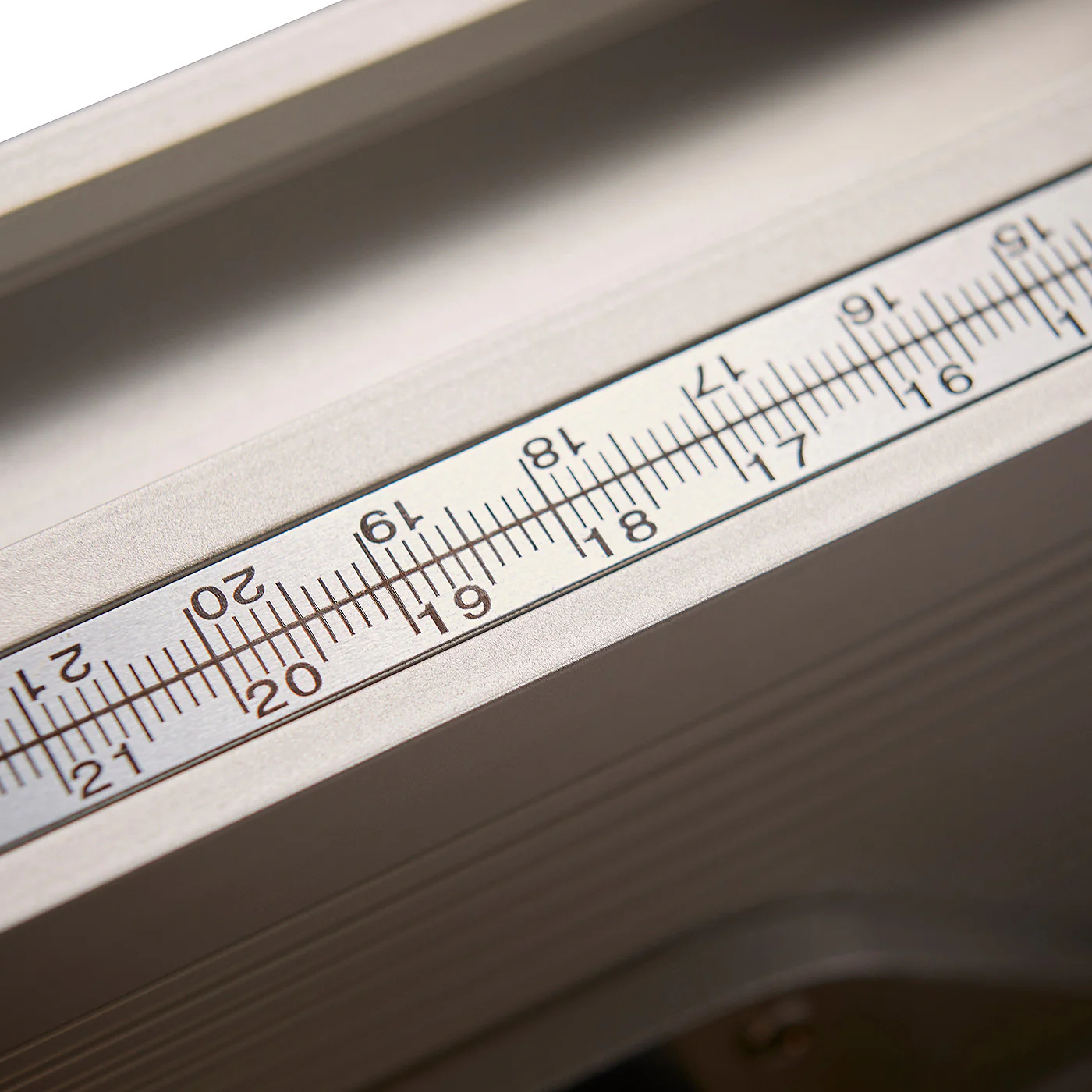 Mitre Gauge with Fence and Flip Stop - Image 8